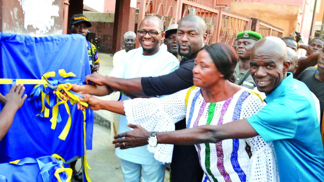 Lawal Restores Obalende’s Streetlights after 20 Years of Darkness